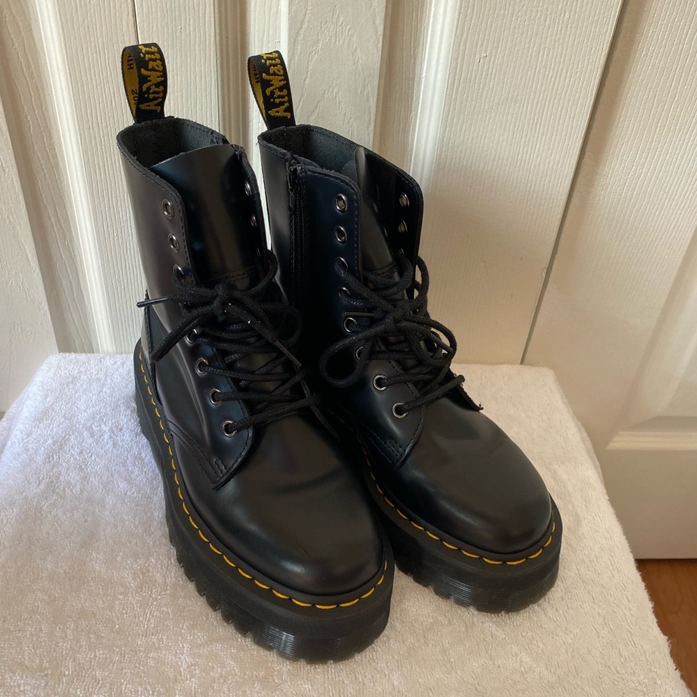 Dr. Marten’s Jadon Smooth Platform